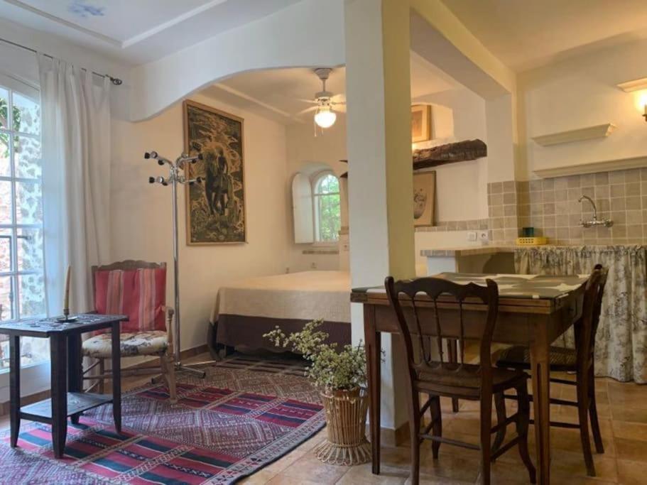Studio Au Charme Medieval La Garde  Ngoại thất bức ảnh